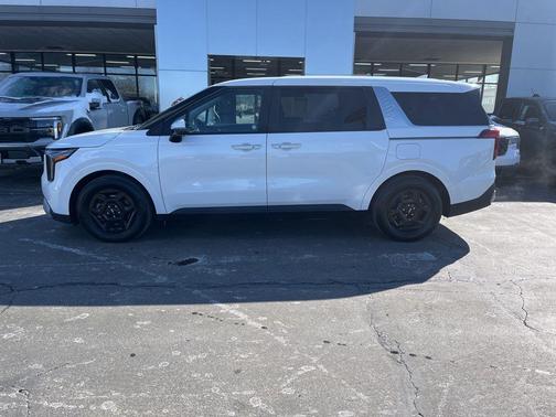 2025 Kia Carnival LXS