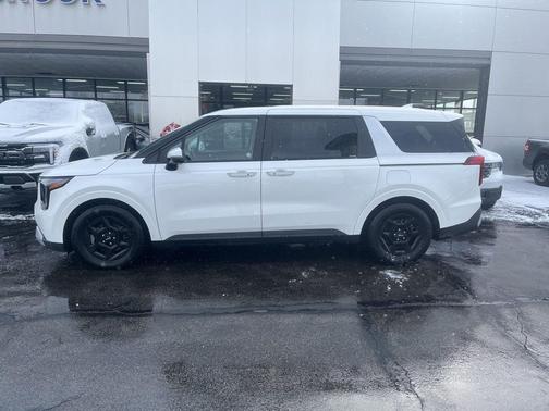 2025 Kia Carnival LXS