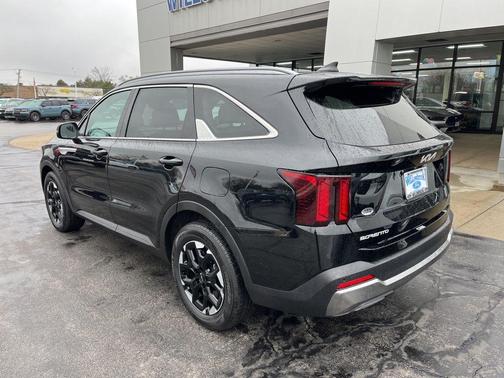 Ebony Black 2025 Kia Sorento S