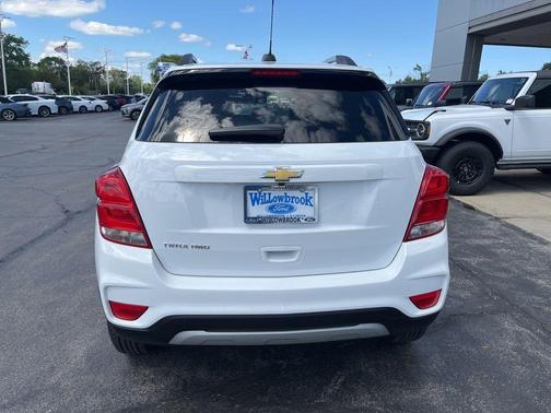 Summit White 2022 Chevrolet Trax LT
