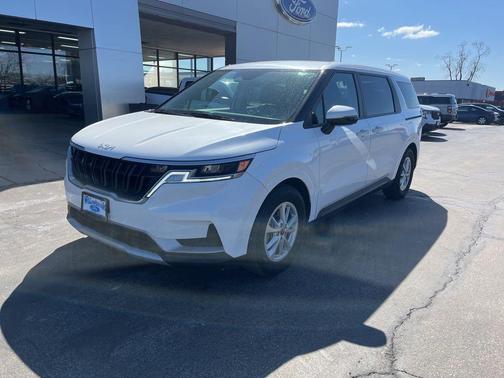 Snow White Pearl 2024 Kia Carnival LX