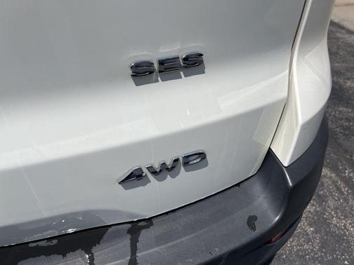 Diamond White 2019 Ford EcoSport SES