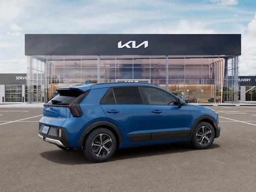 Mineral Blue 2027 Kia Niro LX