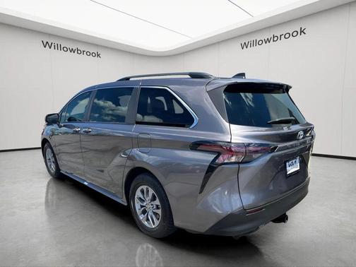 Predawn Gray Mica 2023 Toyota Sienna XLE