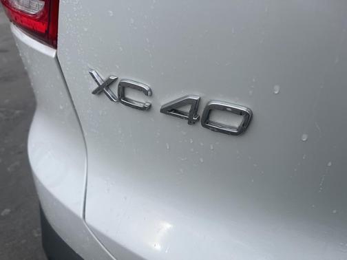 2021 Volvo XC40 T5 R-Design