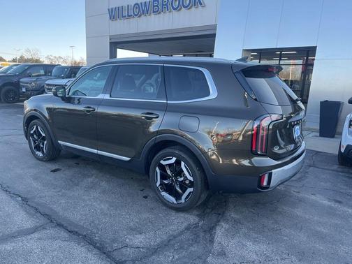 Dark Moss 2023 Kia Telluride EX