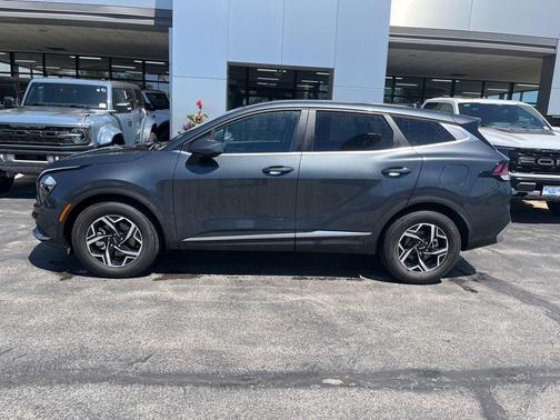 Gravity Gray 2023 Kia Sportage LX