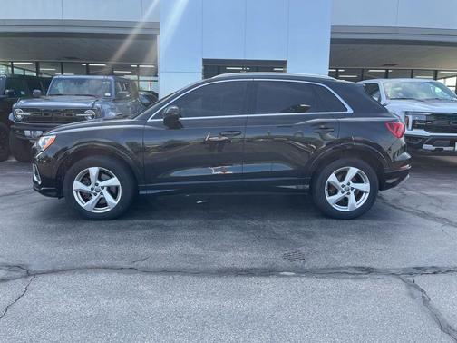 Mythos Black Metallic 2020 Audi Q3 45 Premium