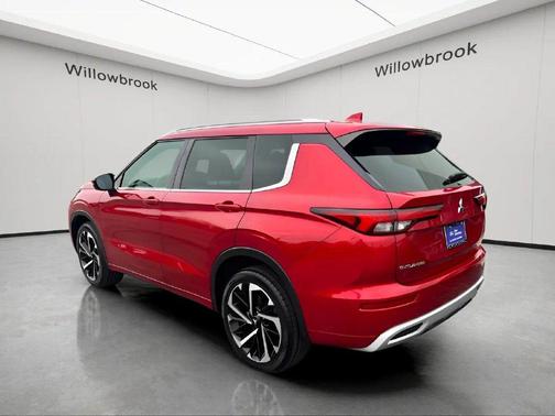 Red 2023 Mitsubishi Outlander