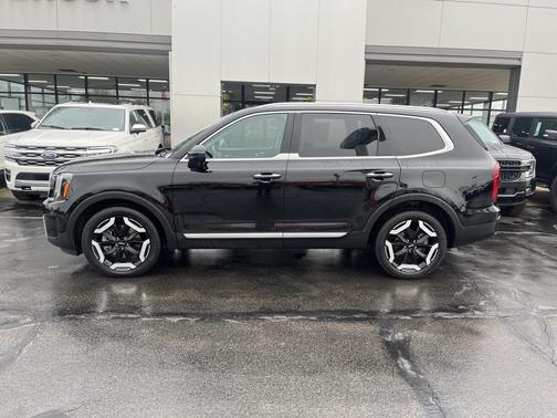 2023 Kia Telluride S