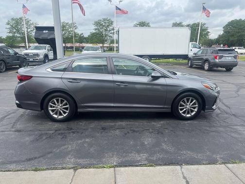 2018 Hyundai SONATA SE