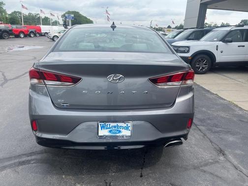 2018 Hyundai SONATA SE