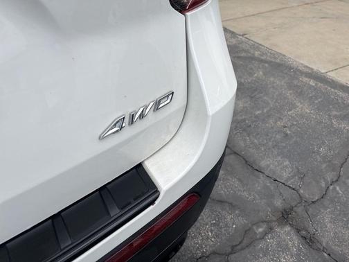 White Metallic 2023 Ford Explorer ST-Line