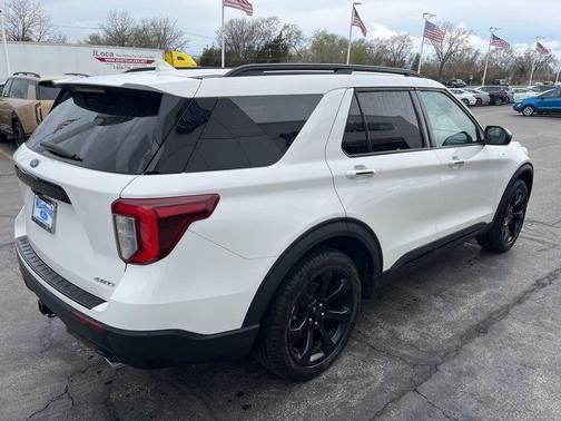 White Metallic 2023 Ford Explorer ST-Line