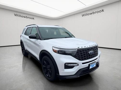 White Metallic 2023 Ford Explorer ST-Line