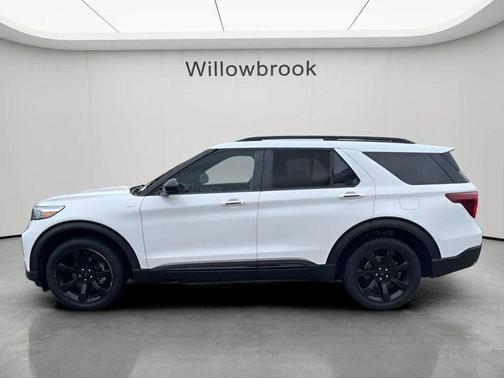 White Metallic 2023 Ford Explorer ST-Line