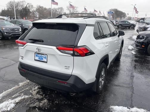 2023 Toyota RAV4 XLE