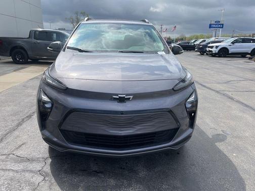 Gray Ghost Metallic 2023 Chevrolet Bolt EUV Premier