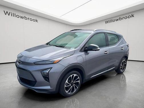 Gray Ghost Metallic 2023 Chevrolet Bolt EUV Premier
