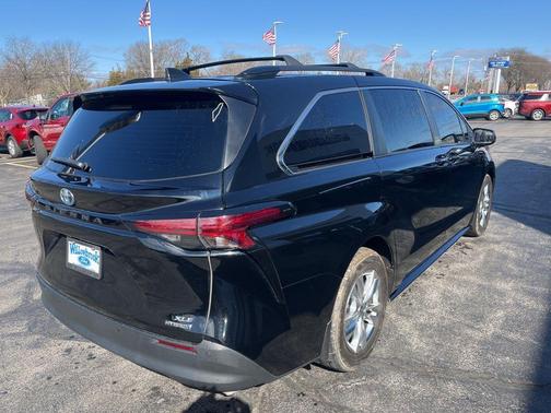 2022 Toyota Sienna XLE