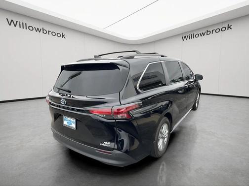 2022 Toyota Sienna XLE