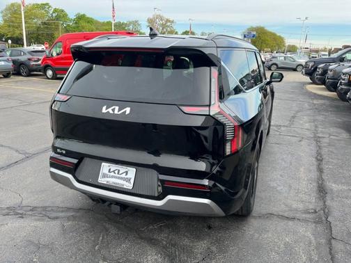 Aurora Black Pearl 2024 Kia EV9 Land