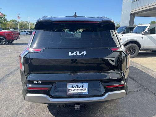 Aurora Black Pearl 2024 Kia EV9 Land