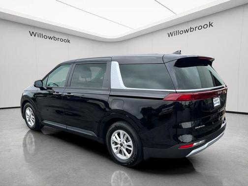 Aurora Black Pearl 2023 Kia Carnival LX Seat Package