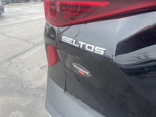 2023 Kia Seltos EX