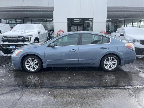 2010 Nissan Altima 3.5 SR