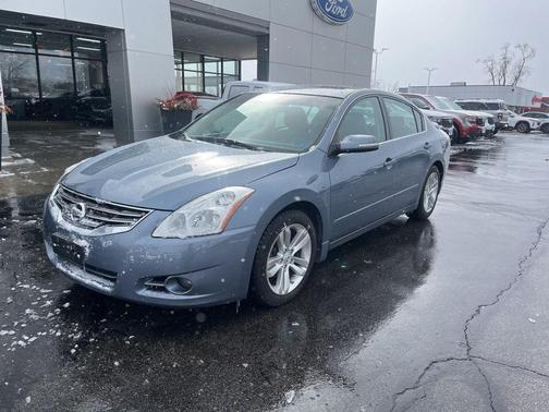 2010 Nissan Altima 3.5 SR