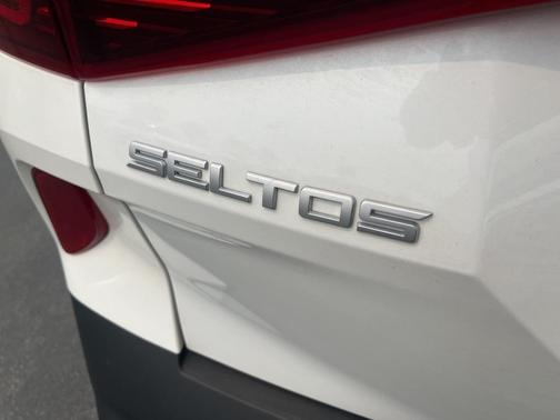 2023 Kia Seltos EX
