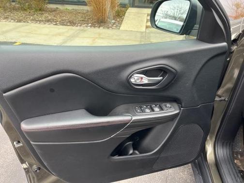 2014 Jeep Cherokee Trailhawk