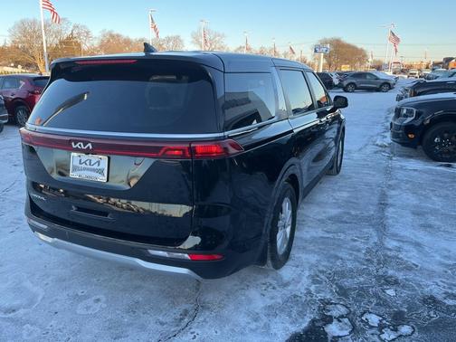 2024 Kia Carnival LX