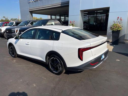 Snow White Pearl 2025 Kia K4 EX