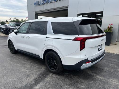 Snow White Pearl 2025 Kia Carnival LXS