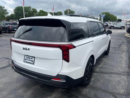 Snow White Pearl 2025 Kia Carnival SX