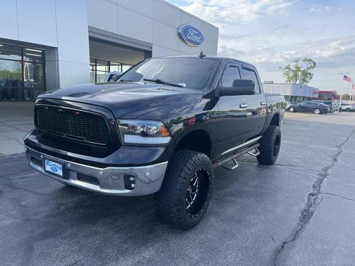 Brilliant Black Crystal Pearlcoat 2016 RAM 1500 Big Horn