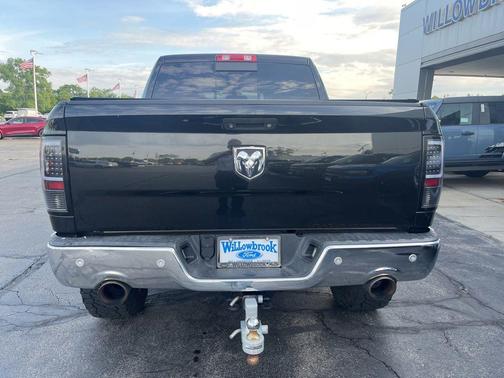 Brilliant Black Crystal Pearlcoat 2016 RAM 1500 Big Horn