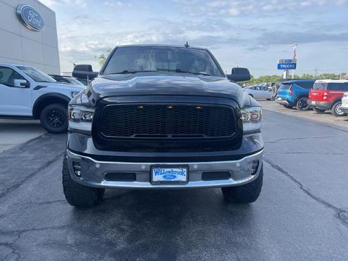 Brilliant Black Crystal Pearlcoat 2016 RAM 1500 Big Horn