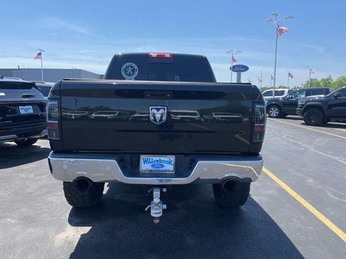 Brilliant Black Crystal Pearlcoat 2016 RAM 1500 Big Horn