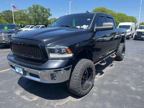 Brilliant Black Crystal Pearlcoat 2016 RAM 1500 Big Horn