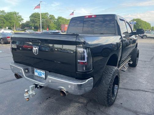 Brilliant Black Crystal Pearlcoat 2016 RAM 1500 Big Horn