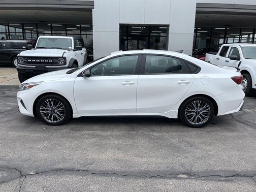 Snow White Pearl 2023 Kia Forte GT-Line