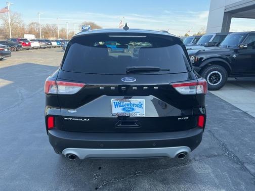 2022 Ford Escape Titanium