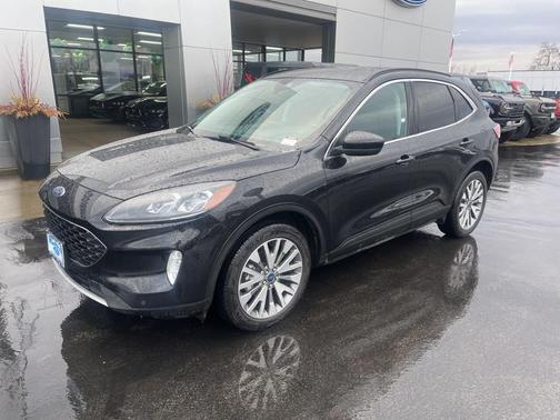 2022 Ford Escape Titanium