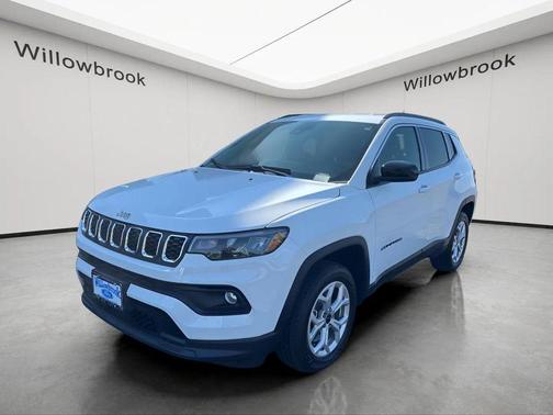 Bright White Clearcoat 2026 Jeep Compass Latitude
