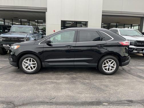 Black Metallic 2022 Ford Edge SEL