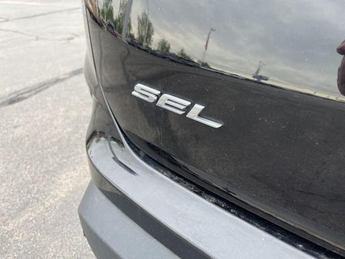 Black Metallic 2022 Ford Edge SEL