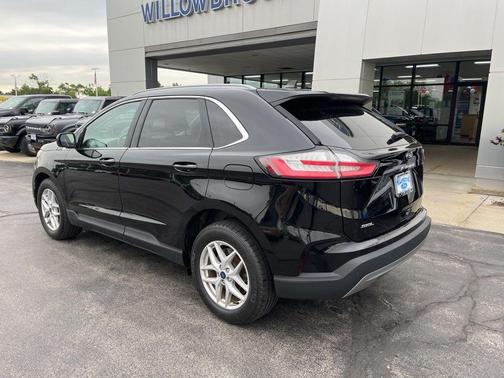 Black Metallic 2022 Ford Edge SEL